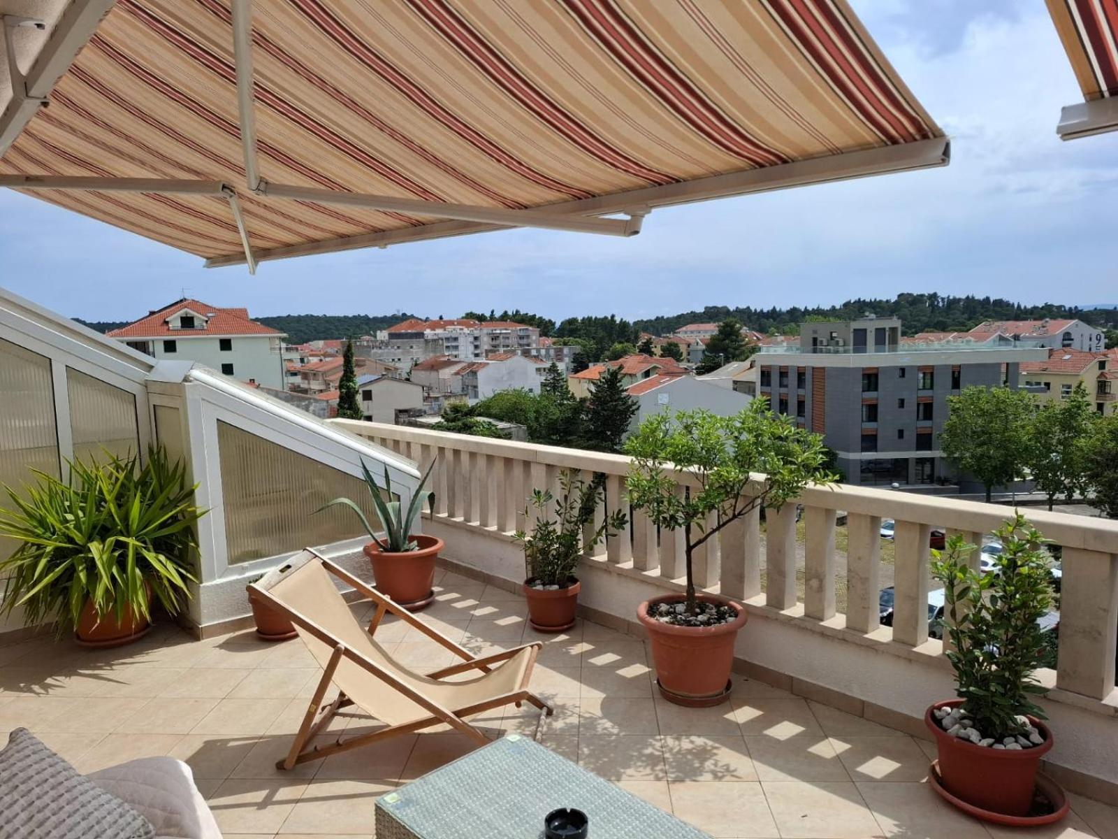 Happy Basset Terrace Daire Makarska Dış mekan fotoğraf